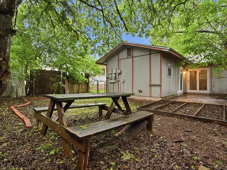 6305 Emerald Forest Dr #B — Photo 14