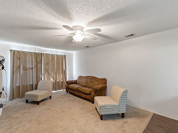 2nd image of 404 W Andrew Dr