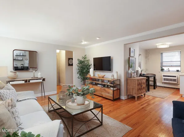 176 Manor Drive, Red Bank, NJ 07701