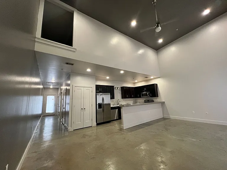 Myers Flats - 3 Bedroom — Photo 4