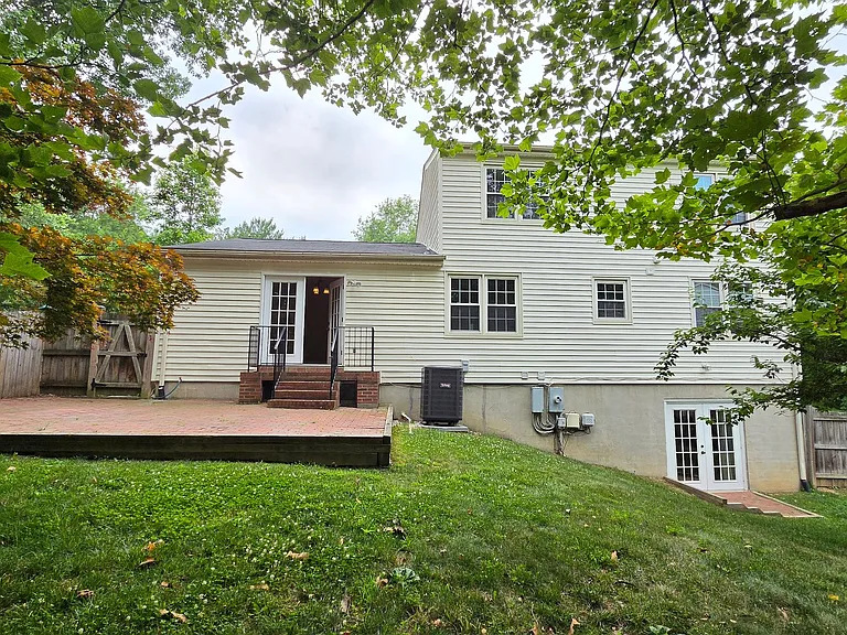 8201 Hensley Ct — Photo 33