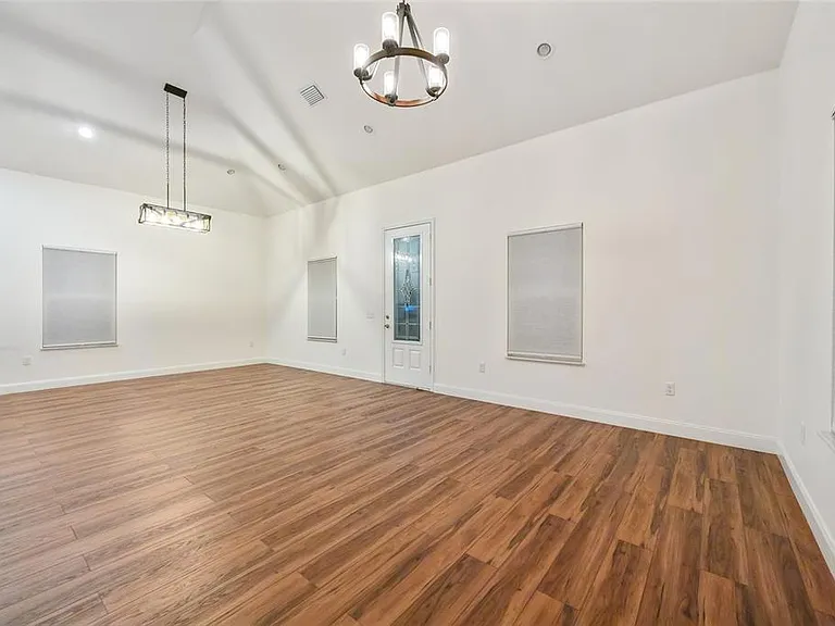 2330 W Saint Louis St — Photo 16