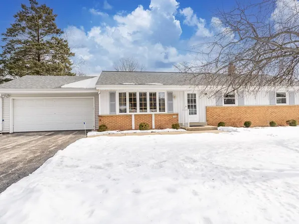 3260 Nassau DRIVE, Brookfield, WI 53045