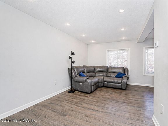4th image of 650 Ilyssa Way