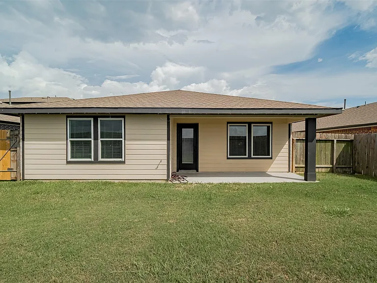 14519 Sweet Water Dr — Photo 33