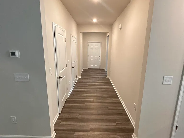 138 Parkwood Ct — Photo 13