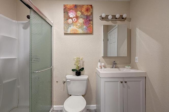 2nd image of 583 Heath St #2