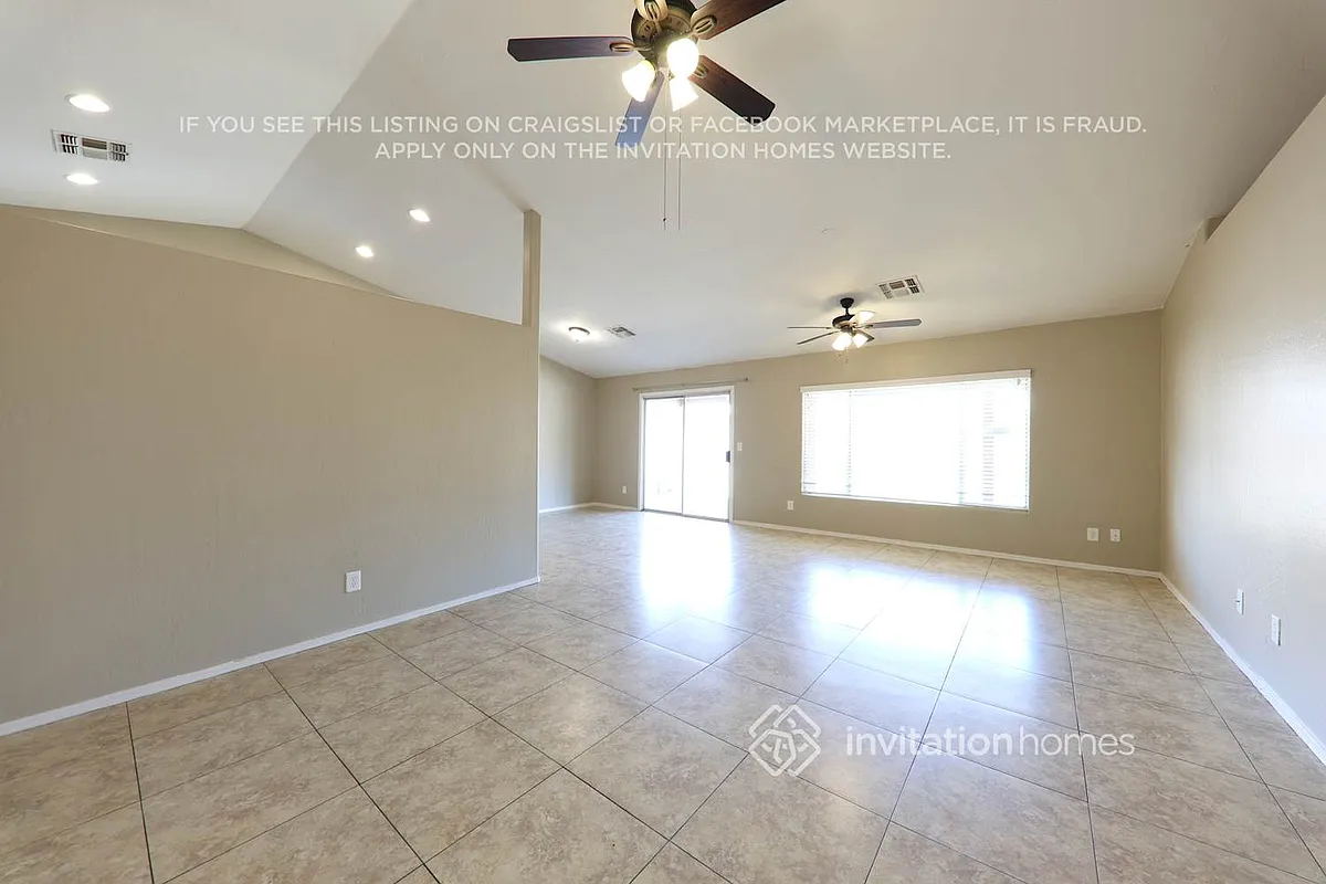 Building Photo - 8934 W Encanto Blvd