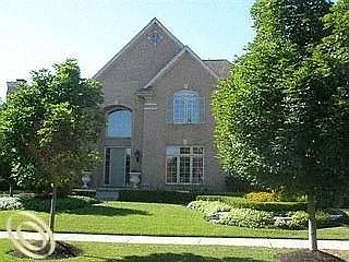 48281 Binghampton Dr photo 1