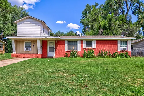 1904 Cherry Ln Photo 1