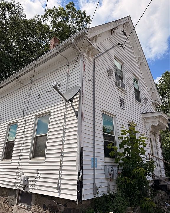 2nd image of 20 Monmouth St