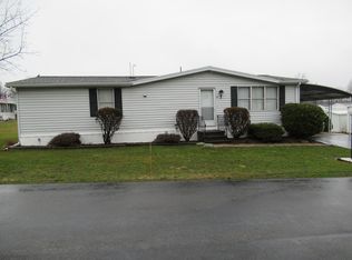 15 Hidden Meadows Dr, Bergen, NY 14416