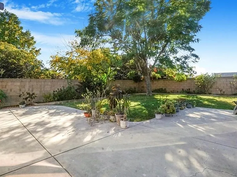24121 El Tiradore Cir — Photo 4