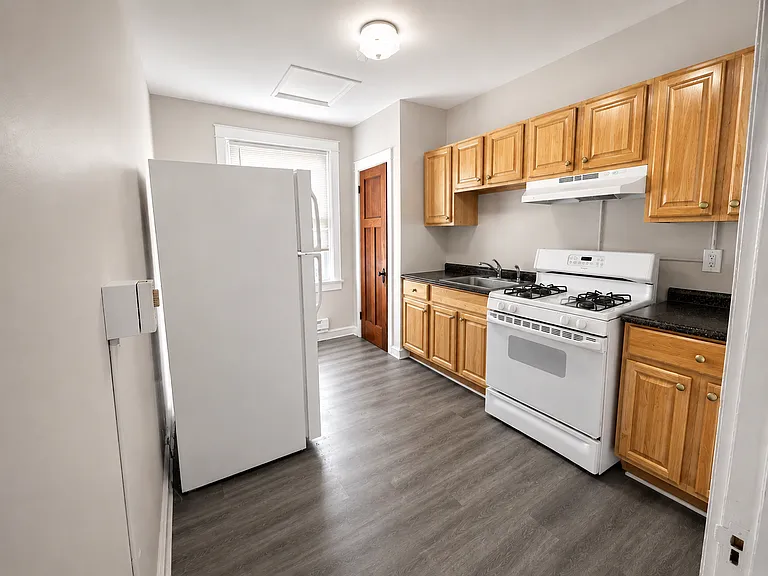 3527 Lyndale Ave — Photo 4