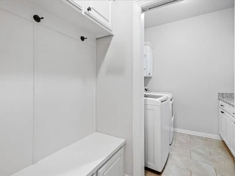 910 Hancock St — Photo 13