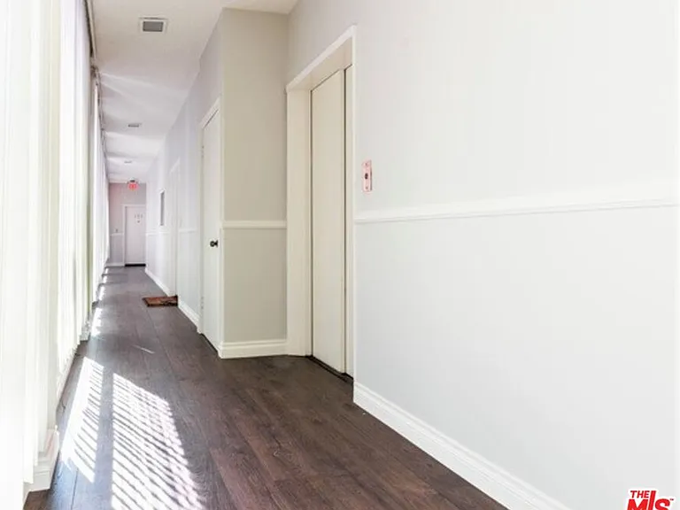 435 N Palm Dr #202 — Photo 19