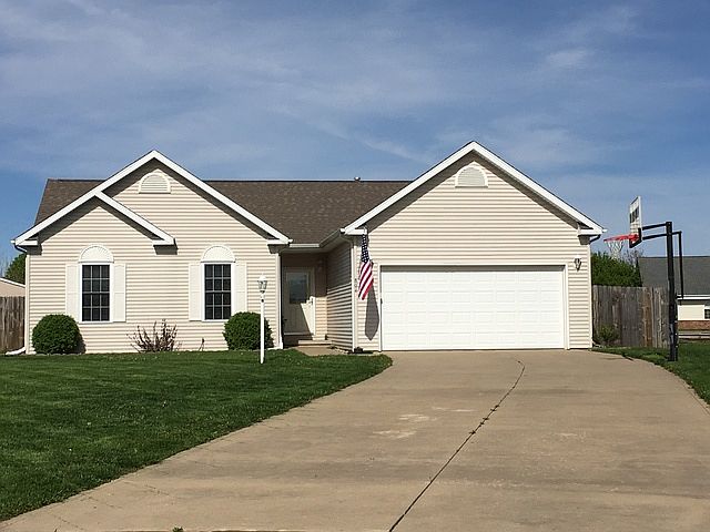 1st image of 804 Balsam Dr
