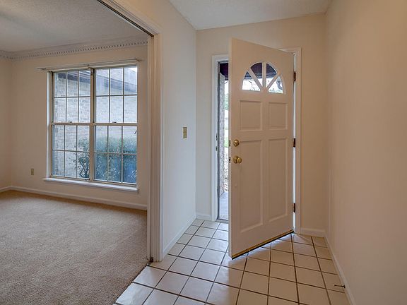 3rd image of 841 Donegal Ct
