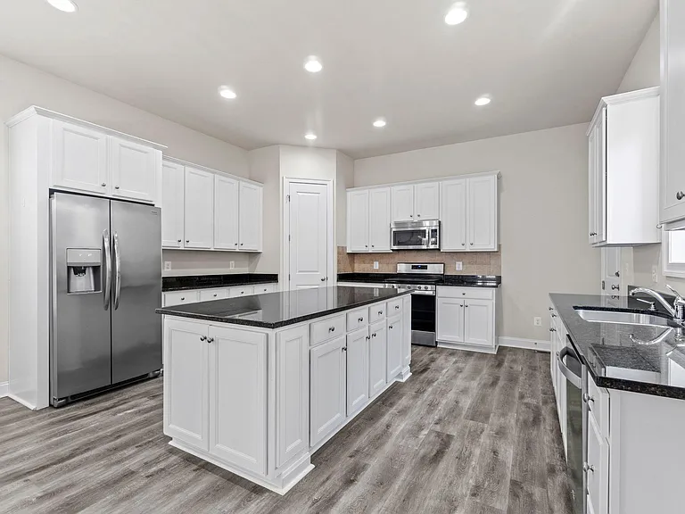 20617 Exchange St — Photo 8