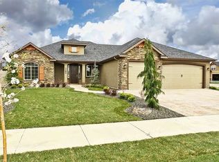 1053 N Crystal Cove Ave, Meridian, ID 83642