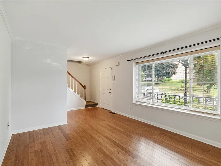 1607 Barbara Dr — Photo 3