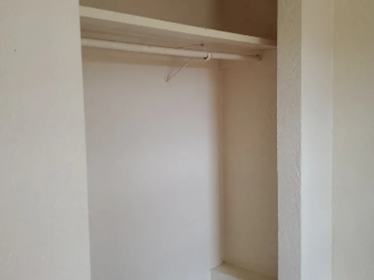 2701 Saint Clair St — Photo 13