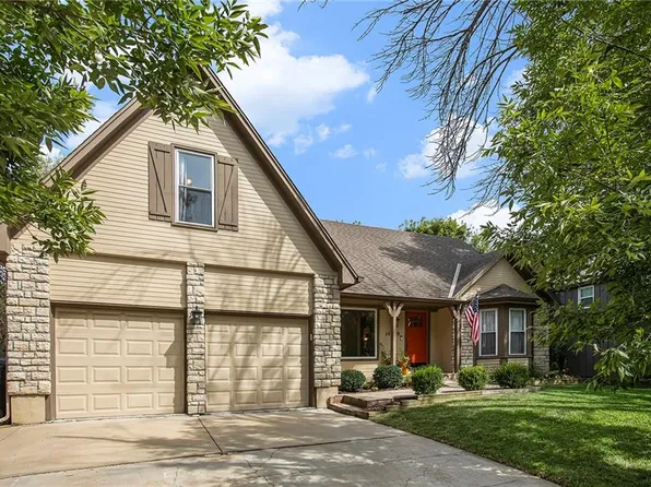 14529 S Blackfoot Dr, Olathe, KS 66062