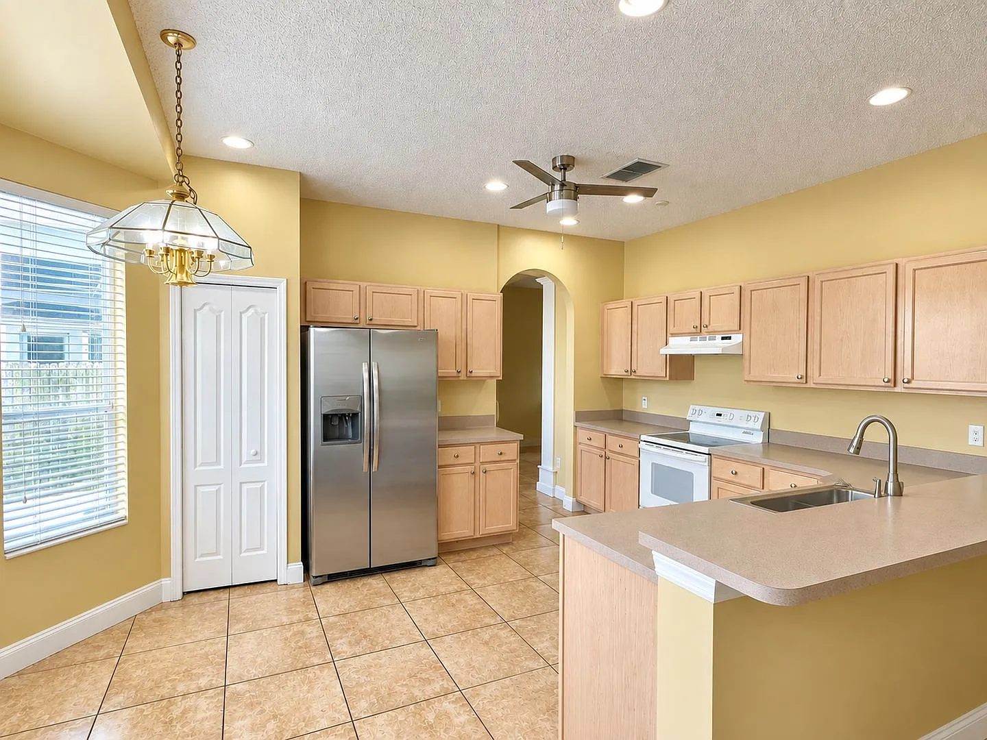 4 Bedroom 3 bath POOL home for rent in Oviedo near UCF! — Photo 3