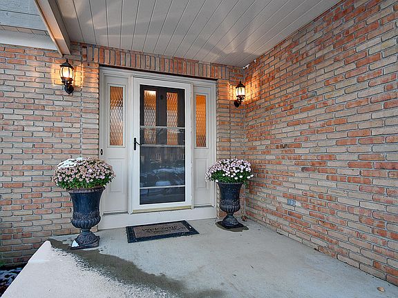 2nd image of 8591 N Spring Ct