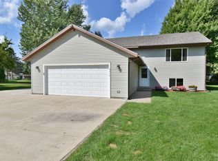 6319 Laurel Rd, Saint Cloud, MN 56303