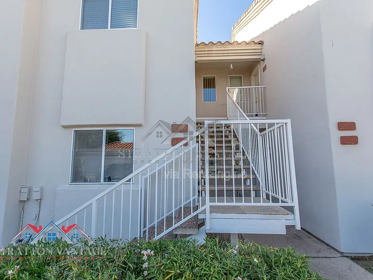 10401 N 52nd St #226 — Photo 4