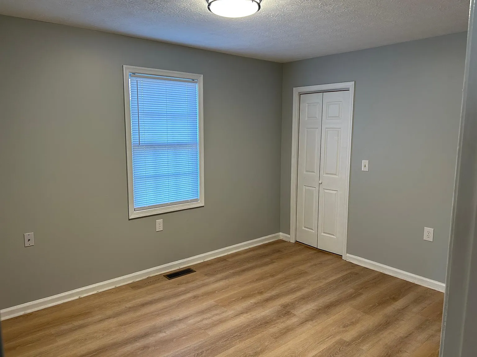 2 bed, 1080 sqft, $1,400 — Photo 4