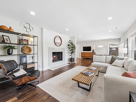 4th image of 802 S Spring Ave