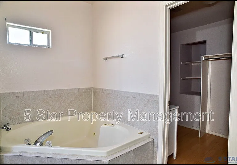 1560 Via Appia St — Photo 30