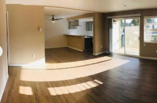 Sunset Highlands Apartments — Photo 23