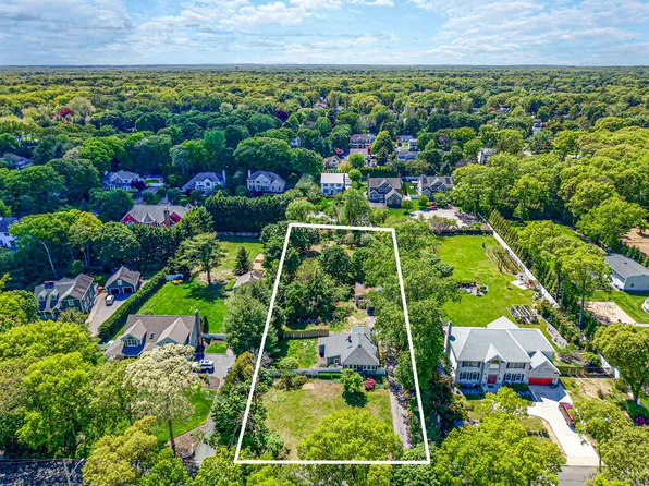 20 Hillside Ave, Saint James, NY 11780