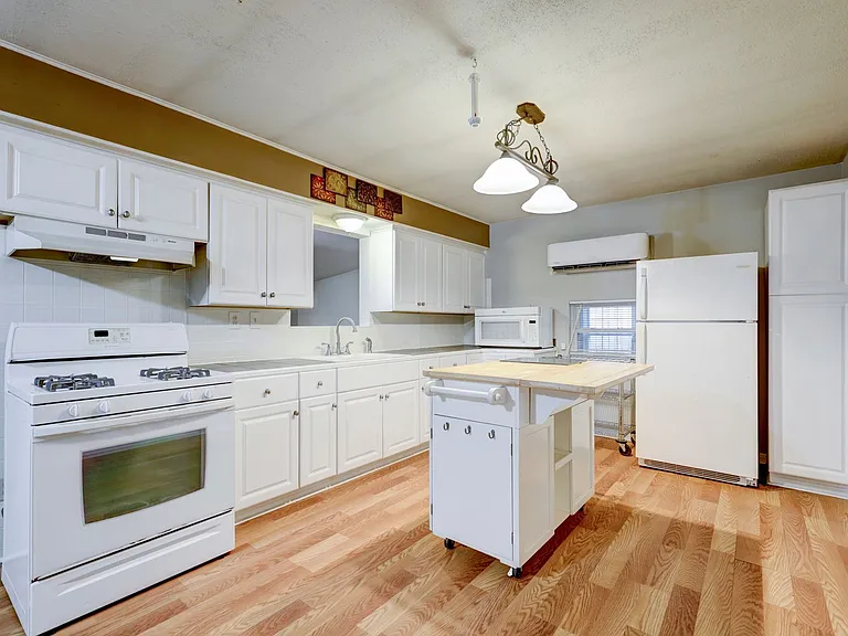 9193 Lucille Ln — Photo 12