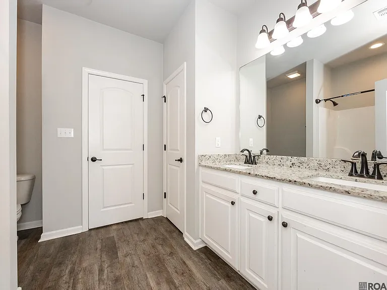 2948 S Roth Ave — Photo 8