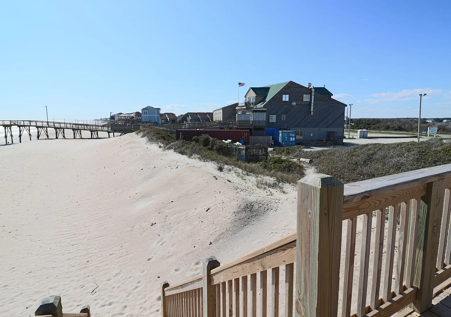 Pet Friendly Off Season Rental 4 Bedroom Oceanfront next to North Topsail Seaview Pier available ... — Photo 3