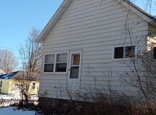 500 Henes Park Dr, Menominee, MI 49858