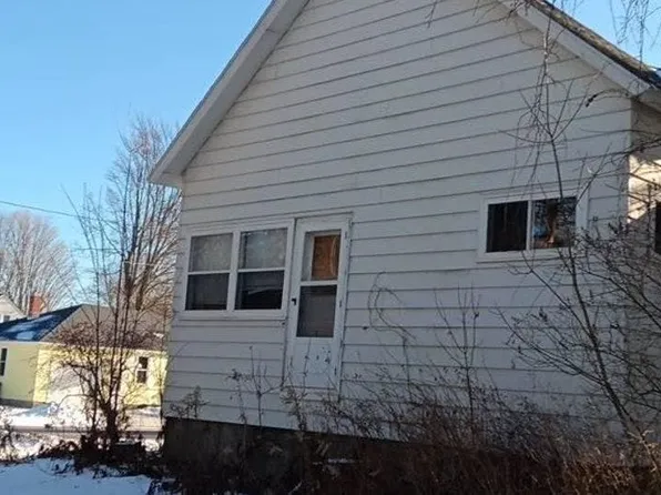 500 Henes Park Dr, Menominee, MI 49858