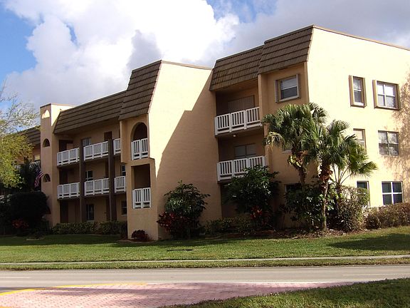 3rd image of 9310 Sunrise Lakes Boulevard #108