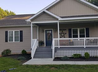 293 Coles Knob Ln, Rocky Mount, VA 24151
