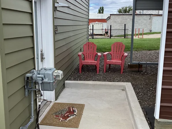 328 W Saginaw Rd, Sanford, MI 48657