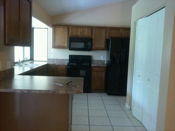 5th image of 512 SW Bacon Ter