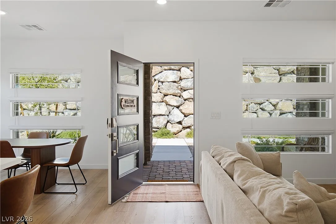 2 bed, 2.0 bath, 1421 sqft, $3,400 — Photo 3