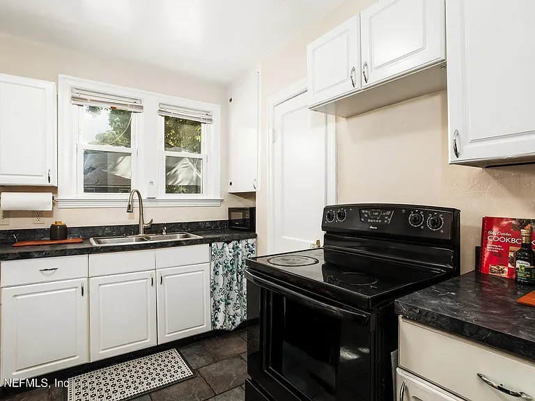 4808 Royal Ave — Photo 11