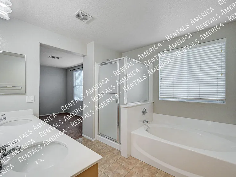 10567 Foggy Glen Ave — Photo 9