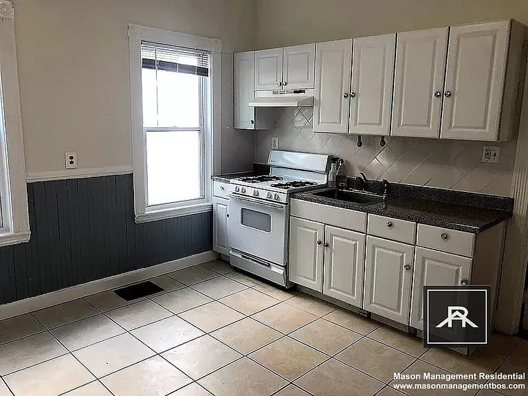 30 Litchfield St #3 — Photo 1