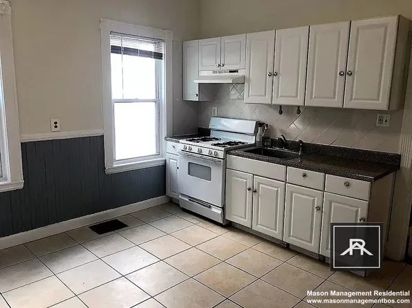 30 Litchfield St #3, Brighton, MA 02135